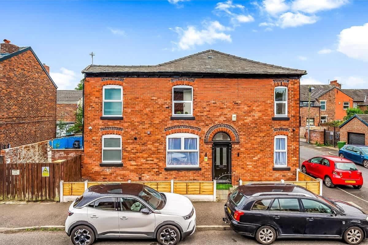 Edgeley House Holiday home Stockport